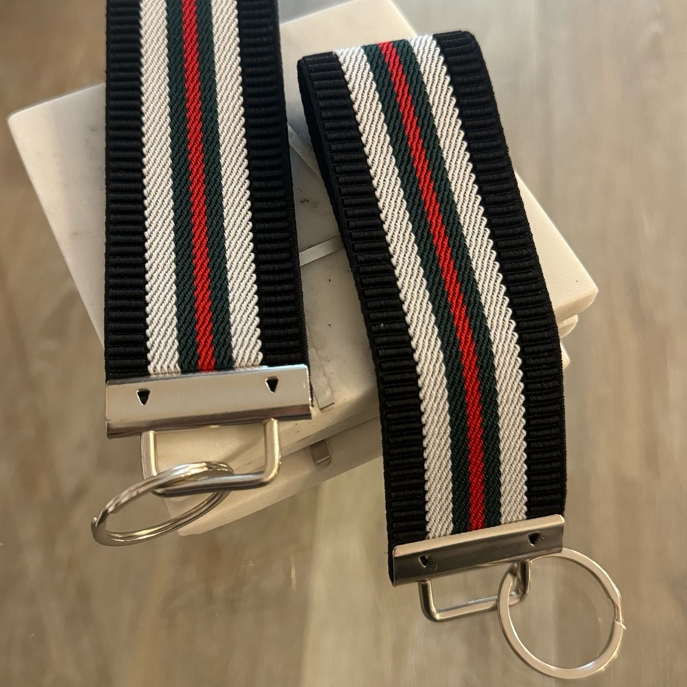 Wristlet keychain